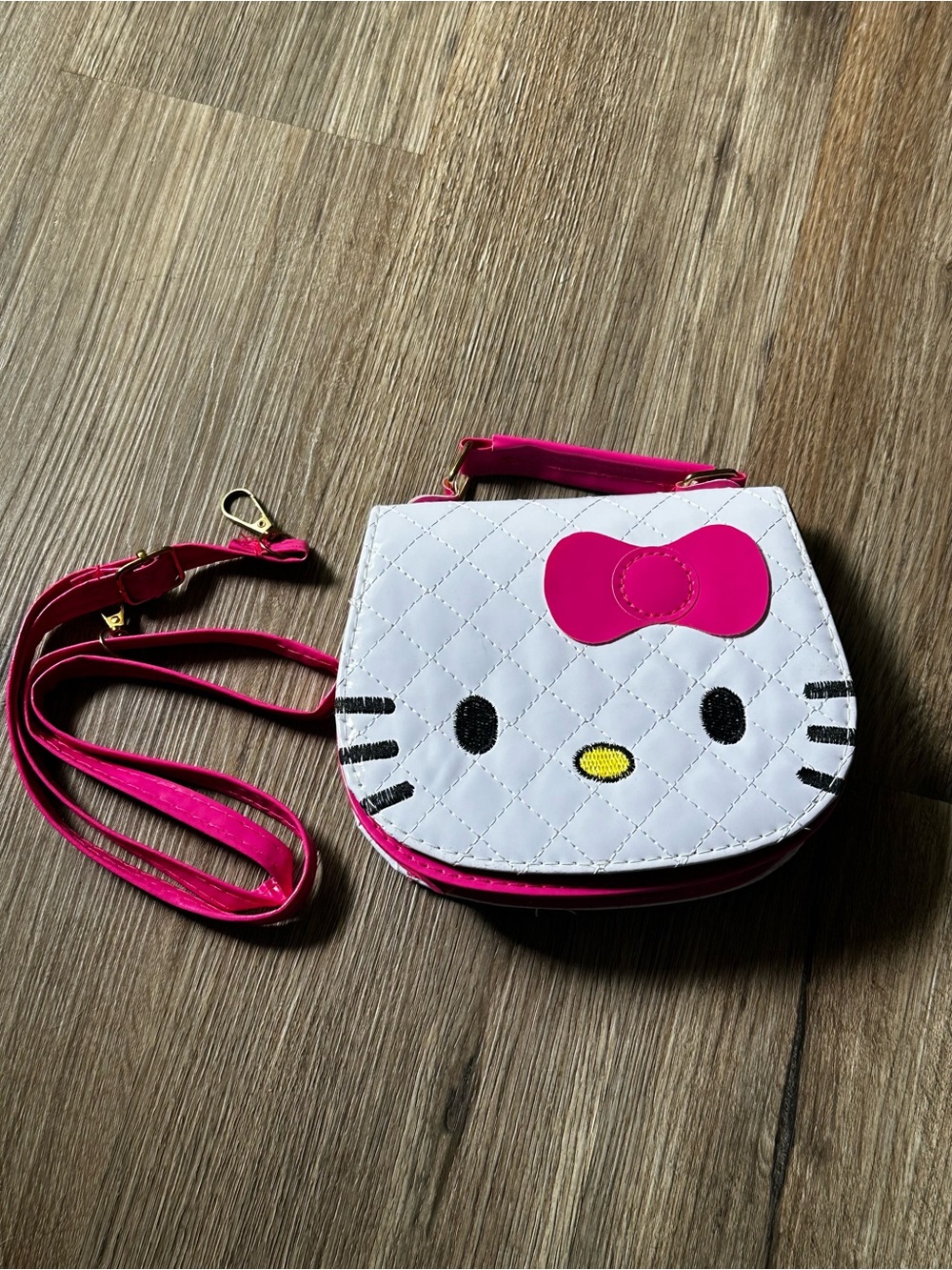 Hello Kitty Style Quilted Crossbody Handbag
